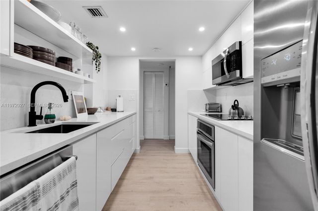 2457 Collins Ave 503, Miami Beach, FL 33140