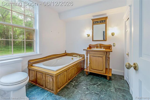 10196 Faussett Road, Fenton, MI 48430