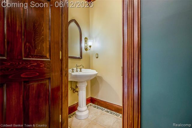 10196 Faussett Road, Fenton, MI 48430