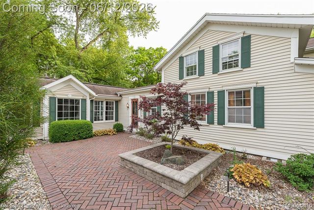 10196 Faussett Road, Fenton, MI 48430