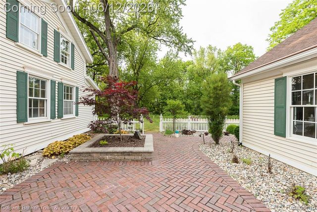 10196 Faussett Road, Fenton, MI 48430