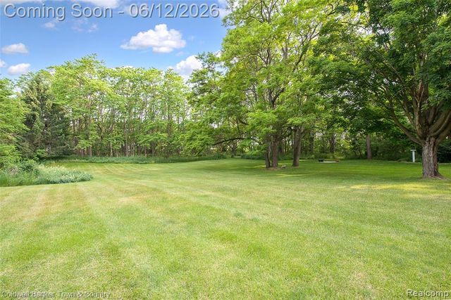 10196 Faussett Road, Fenton, MI 48430