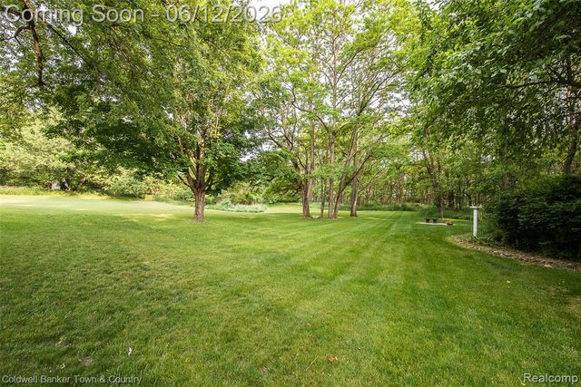 10196 Faussett Road, Fenton, MI 48430