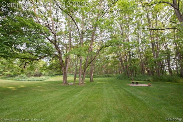 10196 Faussett Road, Fenton, MI 48430