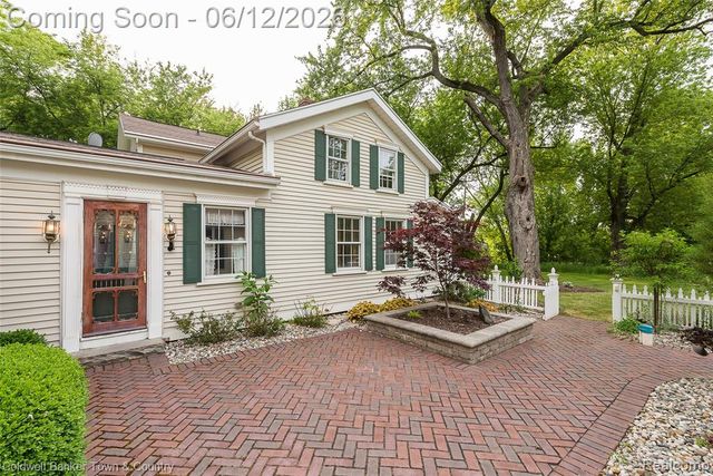 10196 Faussett Road, Fenton, MI 48430
