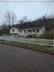 5217 Dalewood Drive, Cross Lanes, WV 25313