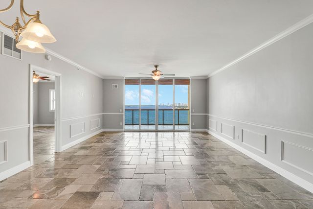 2650 Lake Shore Drive 1105, Riviera Beach, FL 33404