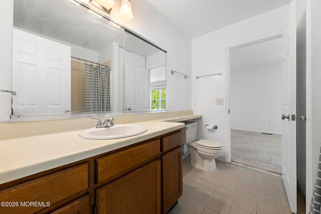 39 Oak Lane, Eatontown, NJ 07724