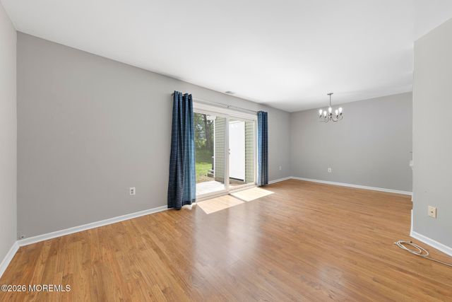 39 Oak Lane, Eatontown, NJ 07724
