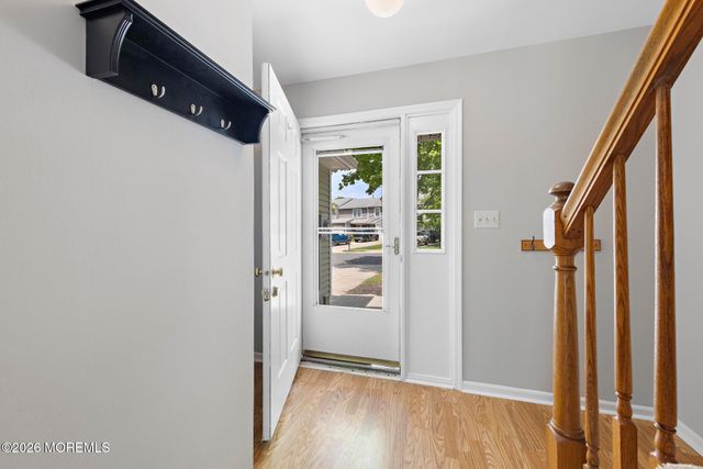 39 Oak Lane, Eatontown, NJ 07724