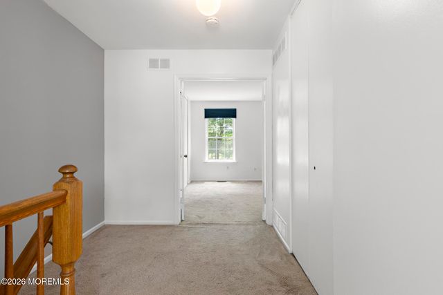 39 Oak Lane, Eatontown, NJ 07724