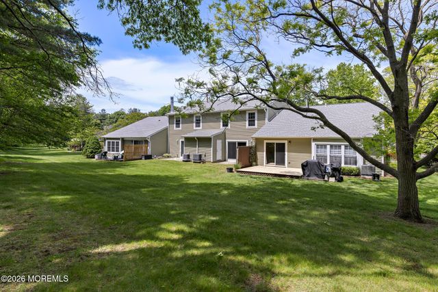 39 Oak Lane, Eatontown, NJ 07724