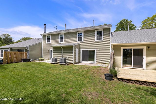 39 Oak Lane, Eatontown, NJ 07724