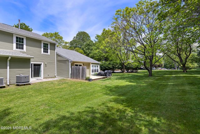 39 Oak Lane, Eatontown, NJ 07724
