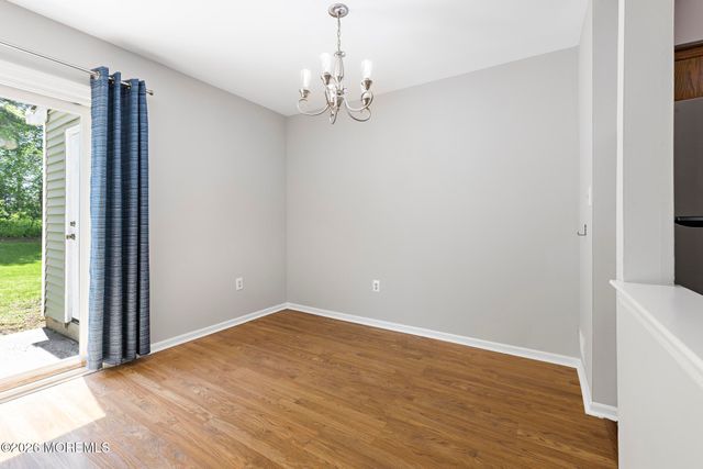39 Oak Lane, Eatontown, NJ 07724