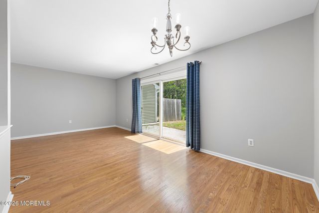 39 Oak Lane, Eatontown, NJ 07724