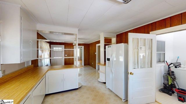 21 Jantzen Court, Seneca, SC 29672