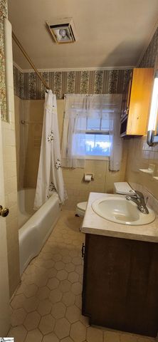 21 Jantzen Court, Seneca, SC 29672