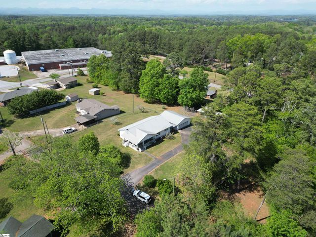 21 Jantzen Court, Seneca, SC 29672