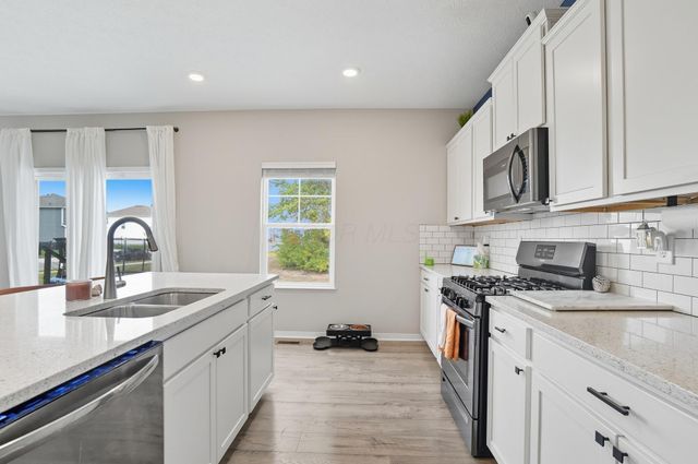 244 Carrowmoore Drive, Pickerington, OH 43147