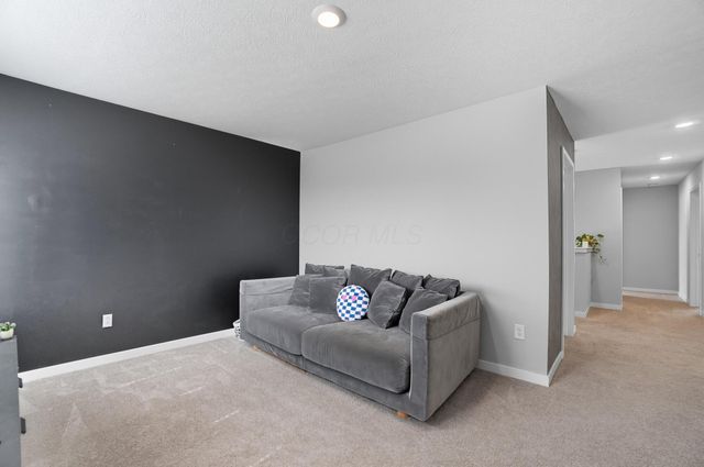 244 Carrowmoore Drive, Pickerington, OH 43147