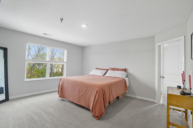 244 Carrowmoore Drive, Pickerington, OH 43147