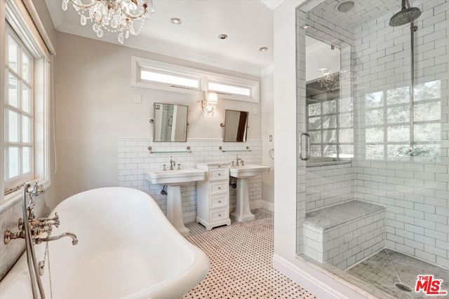 2200 Outpost Drive, Los Angeles, CA 90068