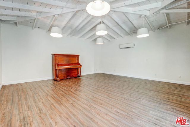 2200 Outpost Drive, Los Angeles, CA 90068