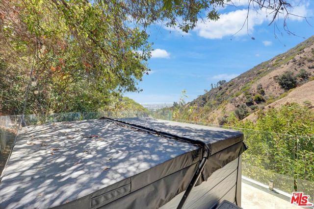 2200 Outpost Drive, Los Angeles, CA 90068