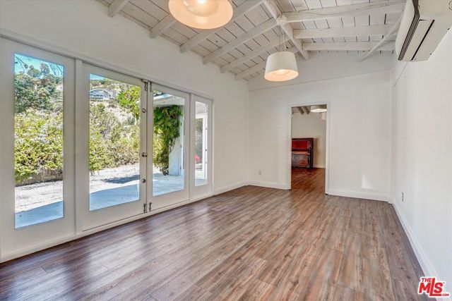 2200 Outpost Drive, Los Angeles, CA 90068