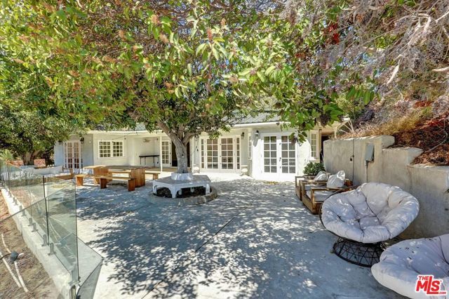 2200 Outpost Drive, Los Angeles, CA 90068