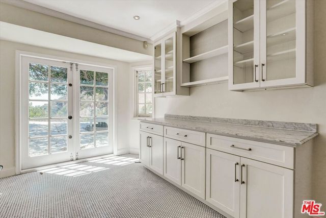 2200 Outpost Drive, Los Angeles, CA 90068