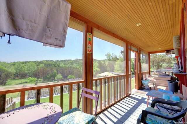 324 E HEADWATERS RANCH RD, Kendalia, TX 78027