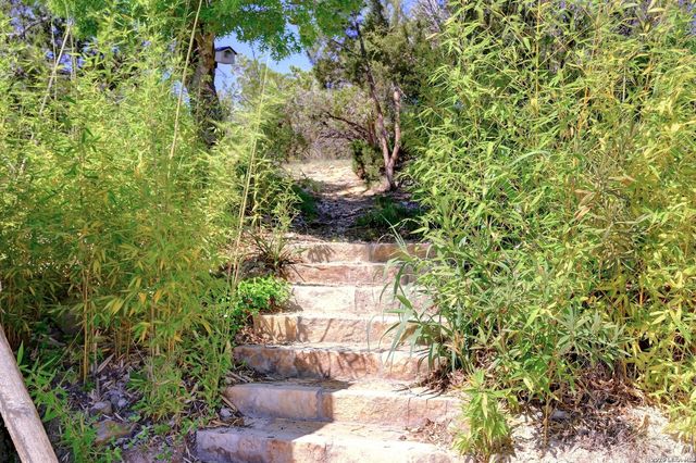 324 E HEADWATERS RANCH RD, Kendalia, TX 78027