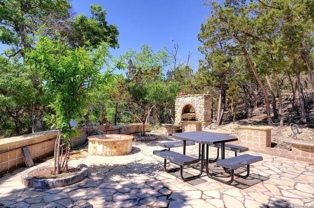 324 E HEADWATERS RANCH RD, Kendalia, TX 78027