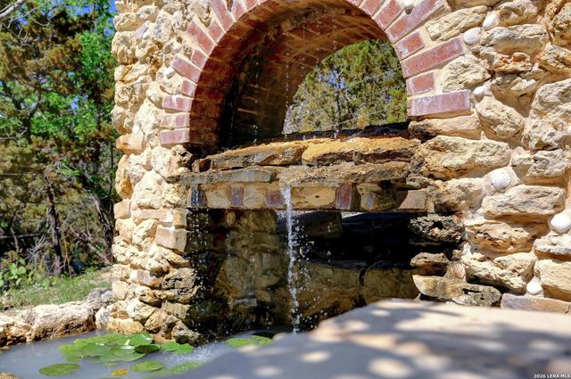 324 E HEADWATERS RANCH RD, Kendalia, TX 78027