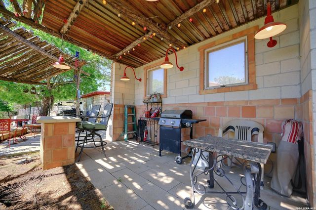 324 E HEADWATERS RANCH RD, Kendalia, TX 78027