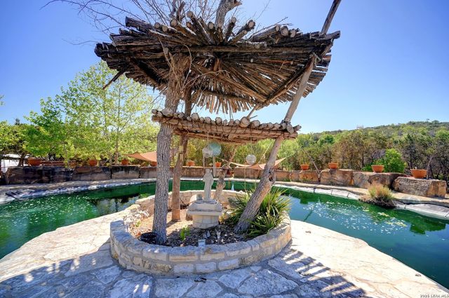 324 E HEADWATERS RANCH RD, Kendalia, TX 78027
