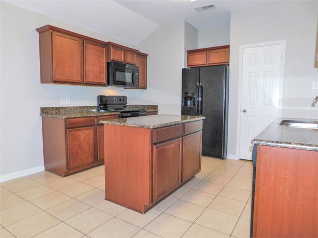 101 Kincaid Drive, Sanger, TX 76266