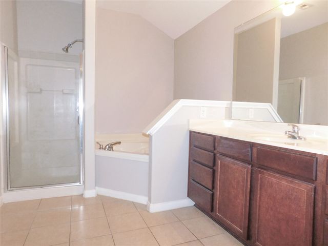 101 Kincaid Drive, Sanger, TX 76266