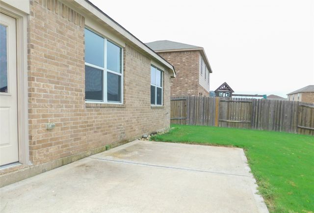 101 Kincaid Drive, Sanger, TX 76266