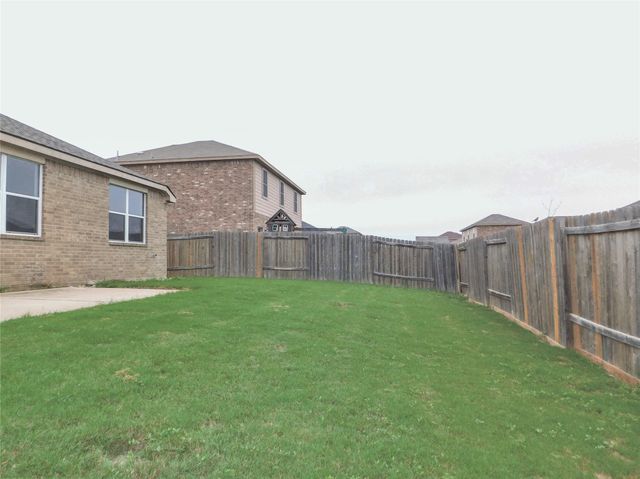 101 Kincaid Drive, Sanger, TX 76266