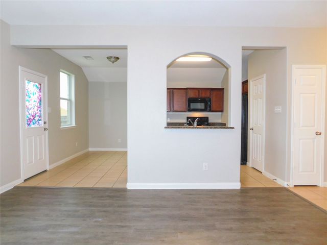 101 Kincaid Drive, Sanger, TX 76266