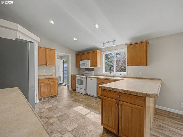 28380 Se SPRING St, Boring, OR 97009