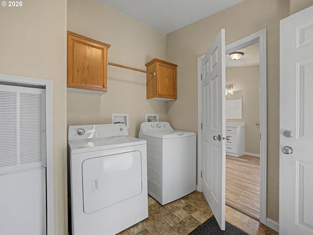 28380 Se SPRING St, Boring, OR 97009