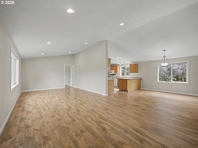 28380 Se SPRING St, Boring, OR 97009