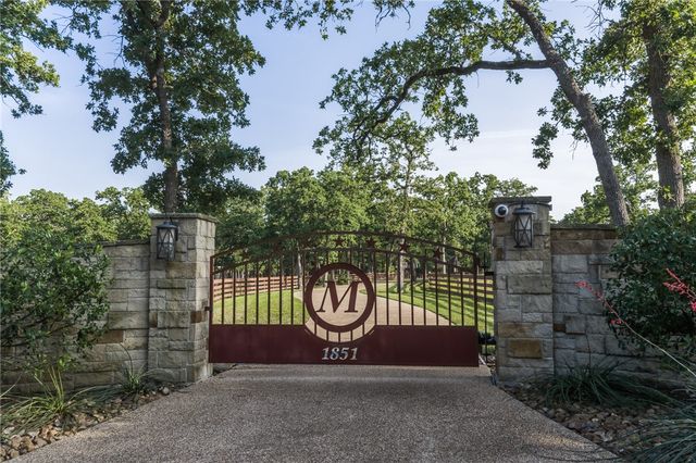 1851 Deer Park Drive, College Station, TX 77845