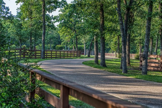 1851 Deer Park Drive, College Station, TX 77845