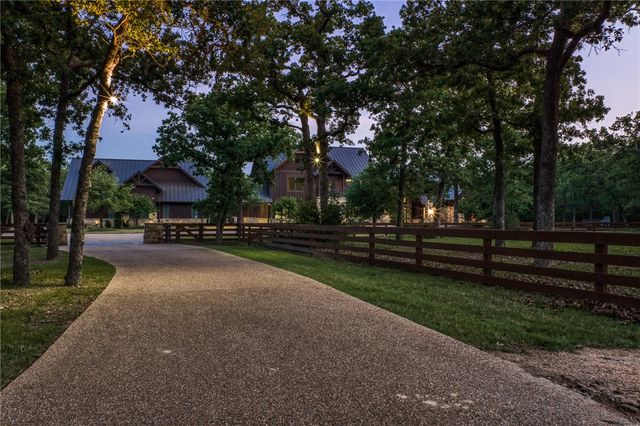 1851 Deer Park Drive, College Station, TX 77845