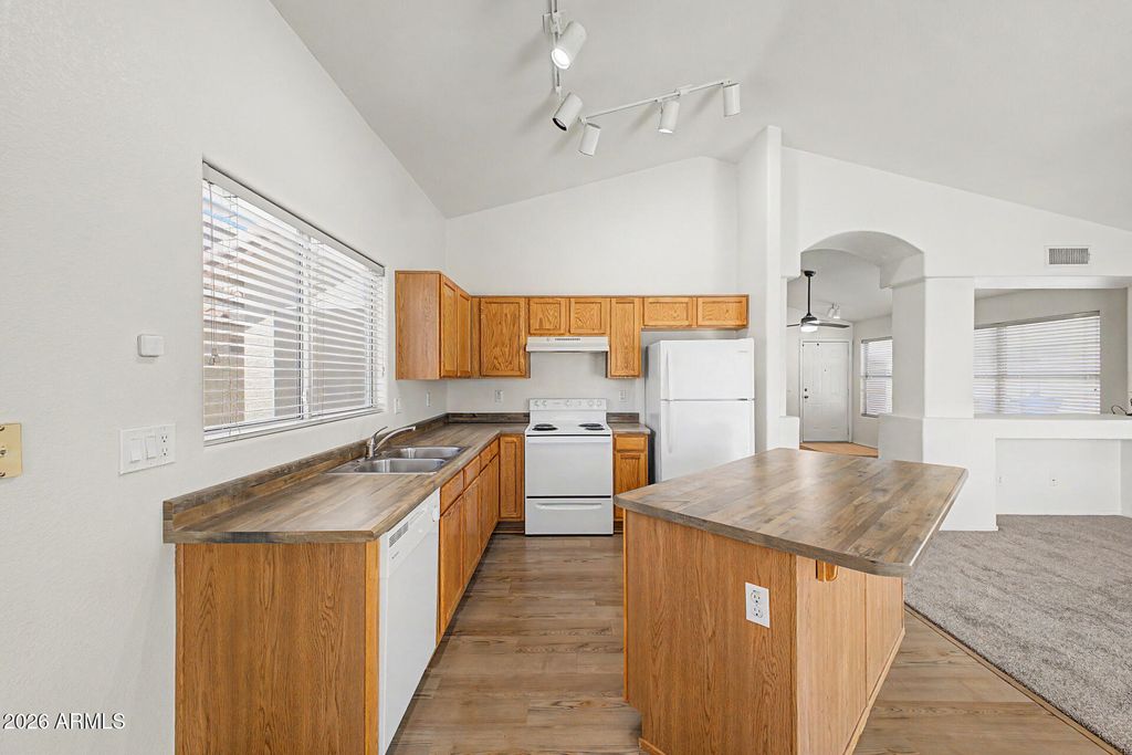 3039 W MATTHEW Drive, Phoenix, AZ 85027 — photo 5
